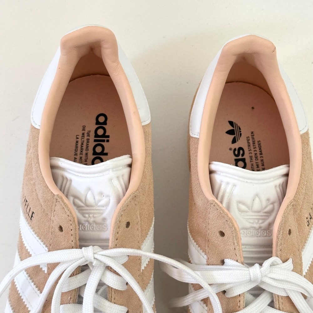 Adidas Gazelle Womens Sneakers Size 10 Suede Low Top Shoes Blush White Casual - Picture 3 of 11